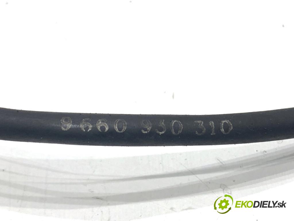 KIA SPORTAGE III SUV 2010 85 kW 1.7 CRDi 1685 Snímač pozície hriadeľa kľukového 391802A100 (Snímač polohy kľukového hriadeľa)