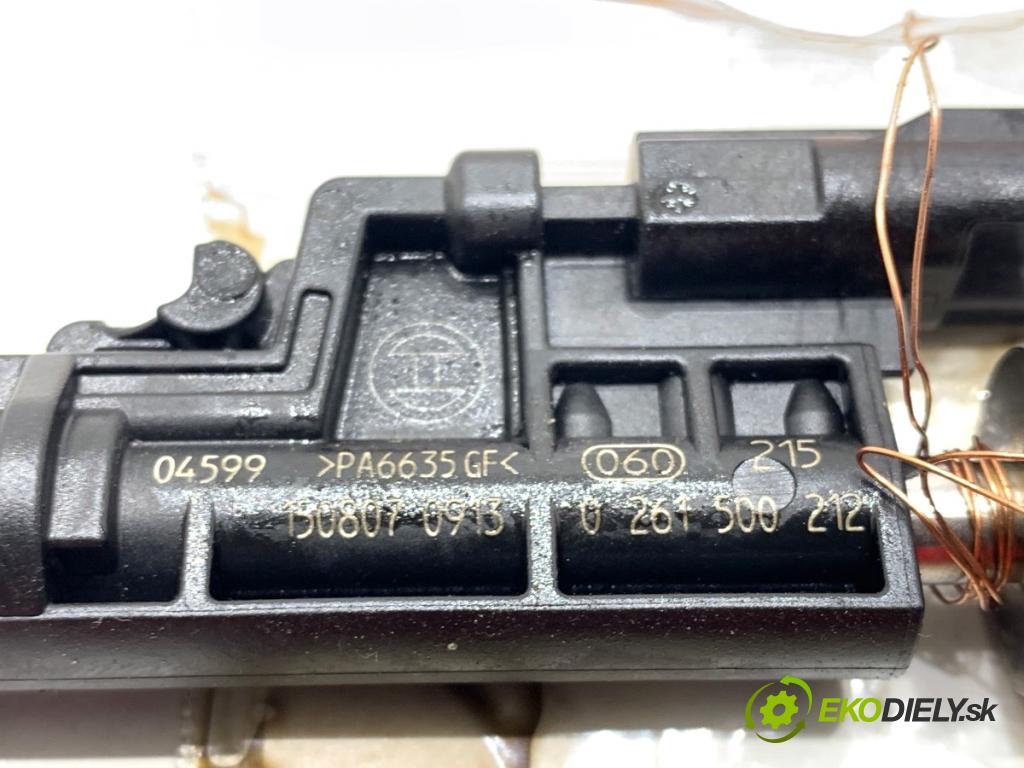 BMW F30 sedan 2016 180 kW 328 i xDrive 1997 vstrekovač 7645960 (Vstrekovač paliva)