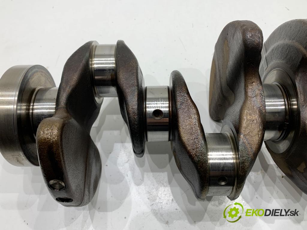 BMW F30 sedan 2016 180 kW 328 i xDrive 1997 Kardaň, hriadeľ KLIKA: 8602163 (Blok motora ostatné)