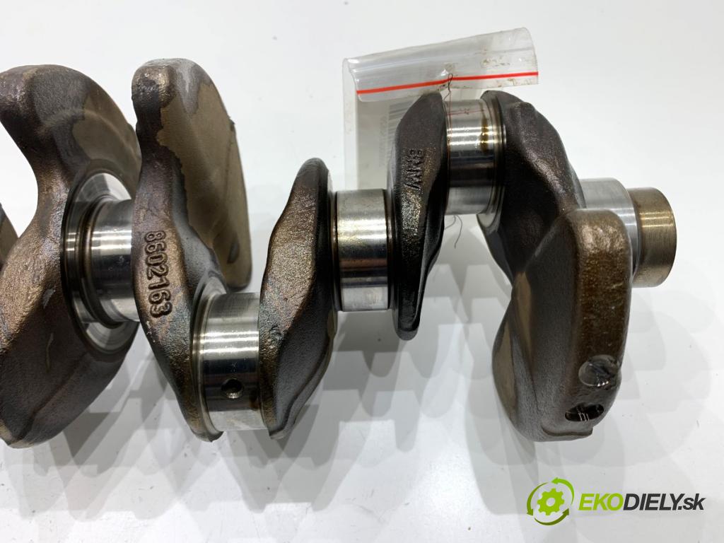 BMW F30 sedan 2016 180 kW 328 i xDrive 1997 Kardaň, hriadeľ KLIKA: 8602163 (Blok motora ostatné)