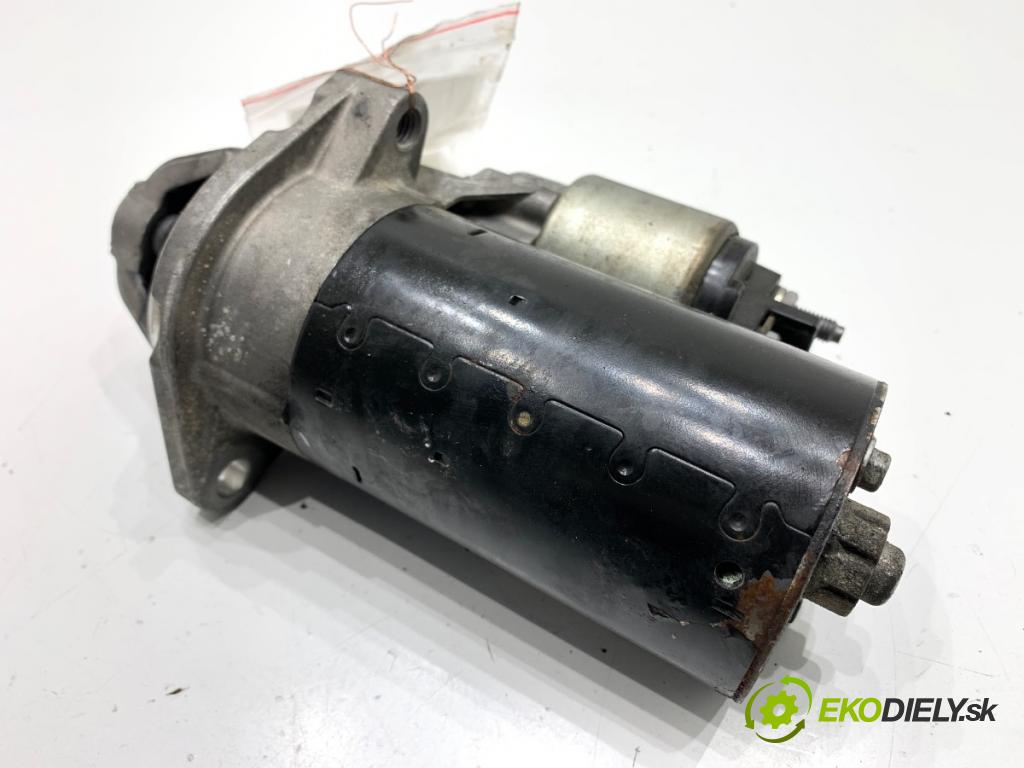 BMW F30 sedan 2016 180 kW 328 i xDrive 1997 startér 0001147425 (Startér)