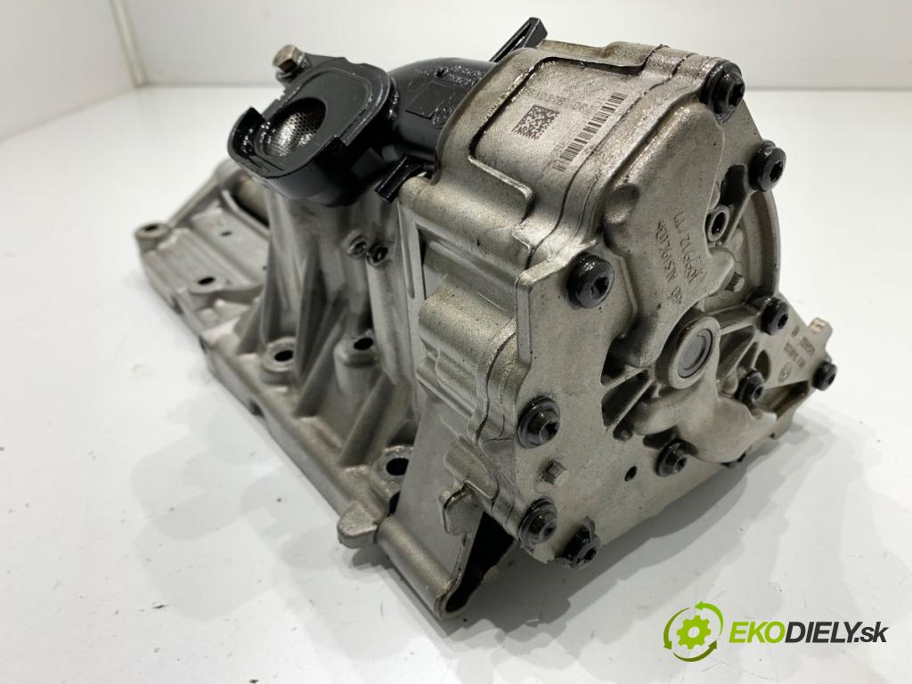 BMW F30 sedan 2016 180 kW 328 i xDrive 1997 Pumpa oleja 7632111 7610378 (Olejová pumpa)