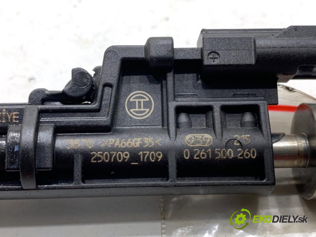 BMW F30 sedan 2016 180 kW 328 i xDrive 1997 vstrekovač 8625397 0261500260 (Vstrekovač paliva)