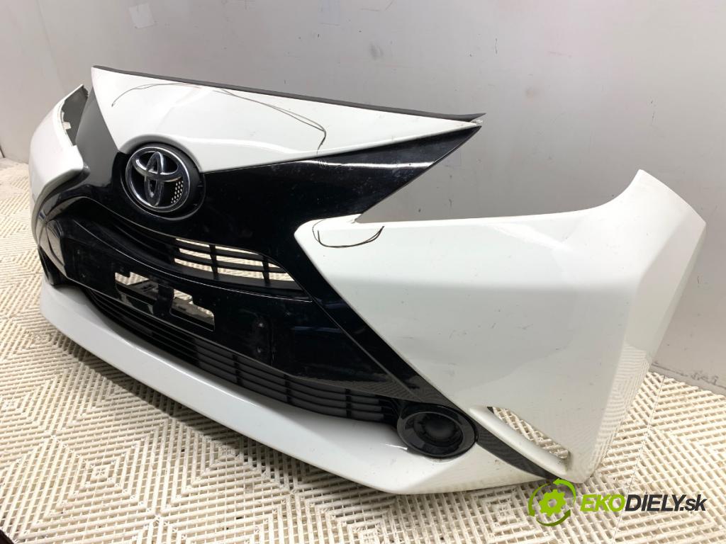 TOYOTA AYGO II liftback 2016 51 kW 1.0 (KGB40) 998 Nárazník predný  (Kľučka dverí ostatné)