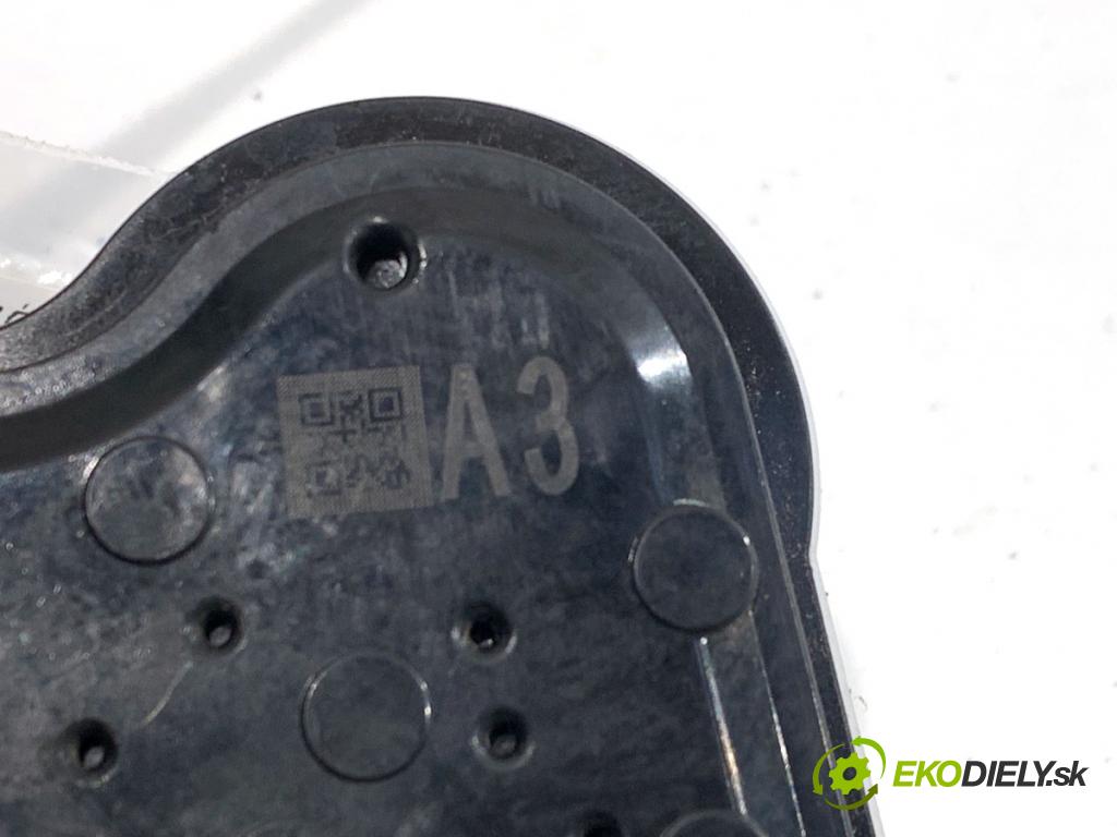 TOYOTA AYGO II liftback 2016 51 kW 1.0 (KGB40) 998 zámok Dvere ľavy predný