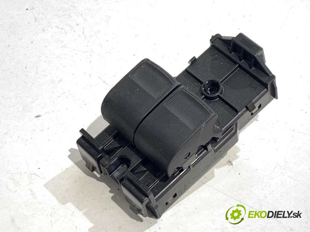 TOYOTA AYGO II liftback 2016 51 kW 1.0 (KGB40) 998 Prepínač okien  (Prepínacie páčky pod volantom)