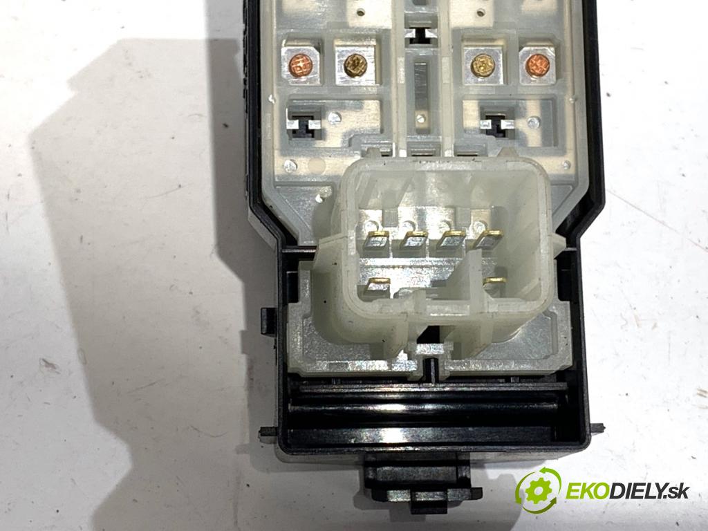 TOYOTA AYGO II liftback 2016 51 kW 1.0 (KGB40) 998 Prepínač okien  (Prepínacie páčky pod volantom)