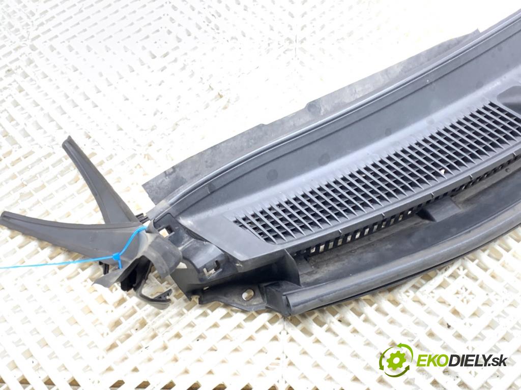 TOYOTA AYGO II liftback 2016 51 kW 1.0 (KGB40) 998 Torpédo, plast pod čelné okno 55781-0H080 (Torpédo (plast pod čelným sklom))