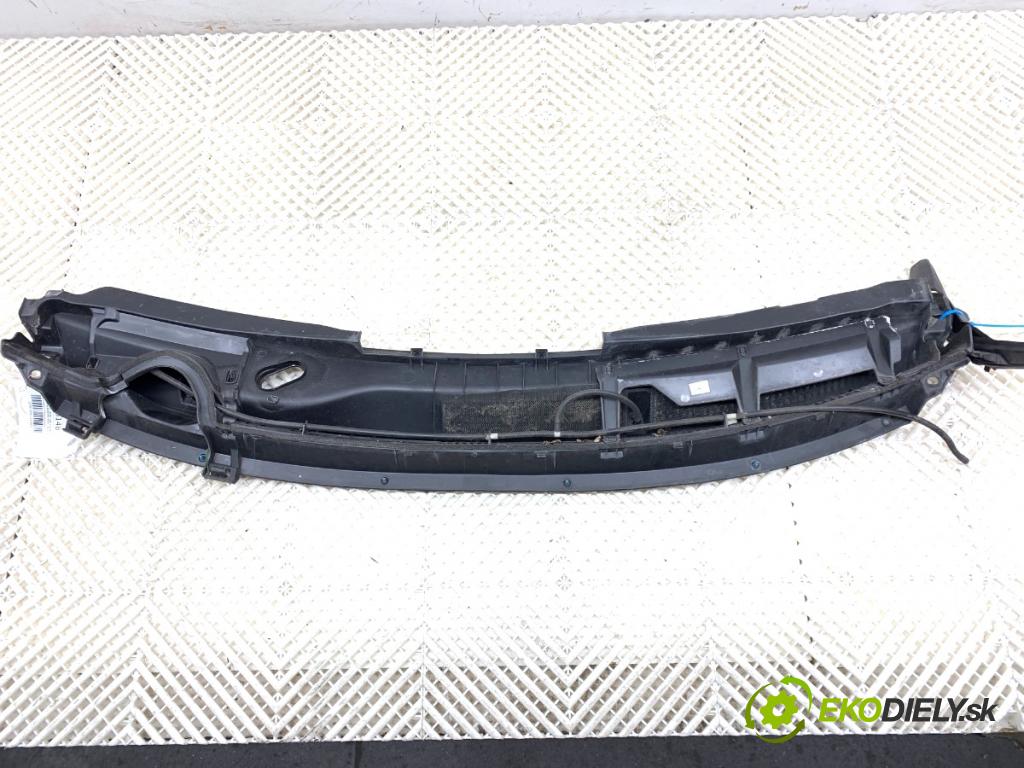 TOYOTA AYGO II liftback 2016 51 kW 1.0 (KGB40) 998 Torpédo, plast pod čelné okno 55781-0H080 (Torpédo (plast pod čelným sklom))