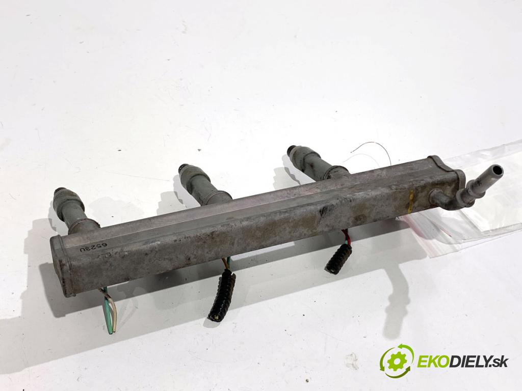 TOYOTA AYGO II liftback 2016 51 kW 1.0 (KGB40) 998 Lišta vstrekovacia 23250-0Q030 (Vstrekovacia lišta)