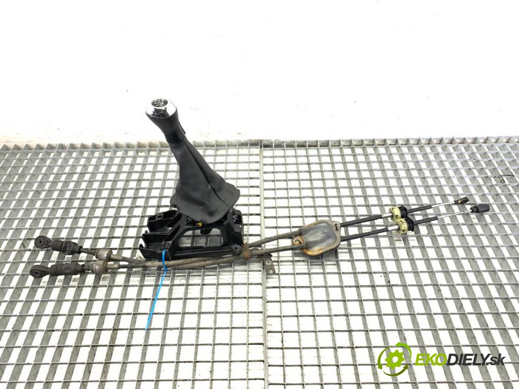 TOYOTA AYGO II liftback 2016 51 kW 1.0 (KGB40) 998 Kulisa 33530-0H030 (Rýchlostná páka (kulisa))