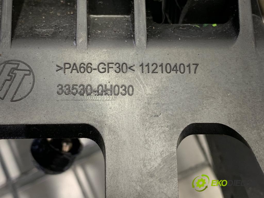 TOYOTA AYGO II liftback 2016 51 kW 1.0 (KGB40) 998 Kulisa 33530-0H030 (Rýchlostná páka (kulisa))