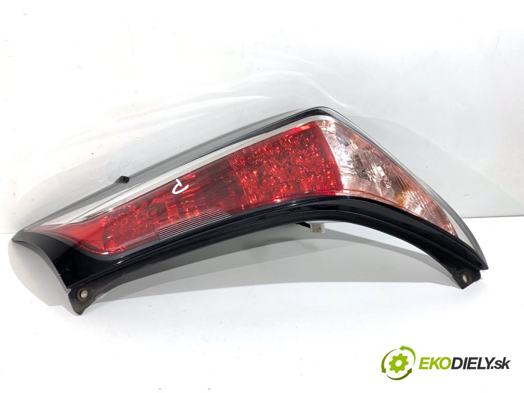 TOYOTA AYGO II liftback 2016 51 kW 1.0 (KGB40) 998 Svetlo pravy zad