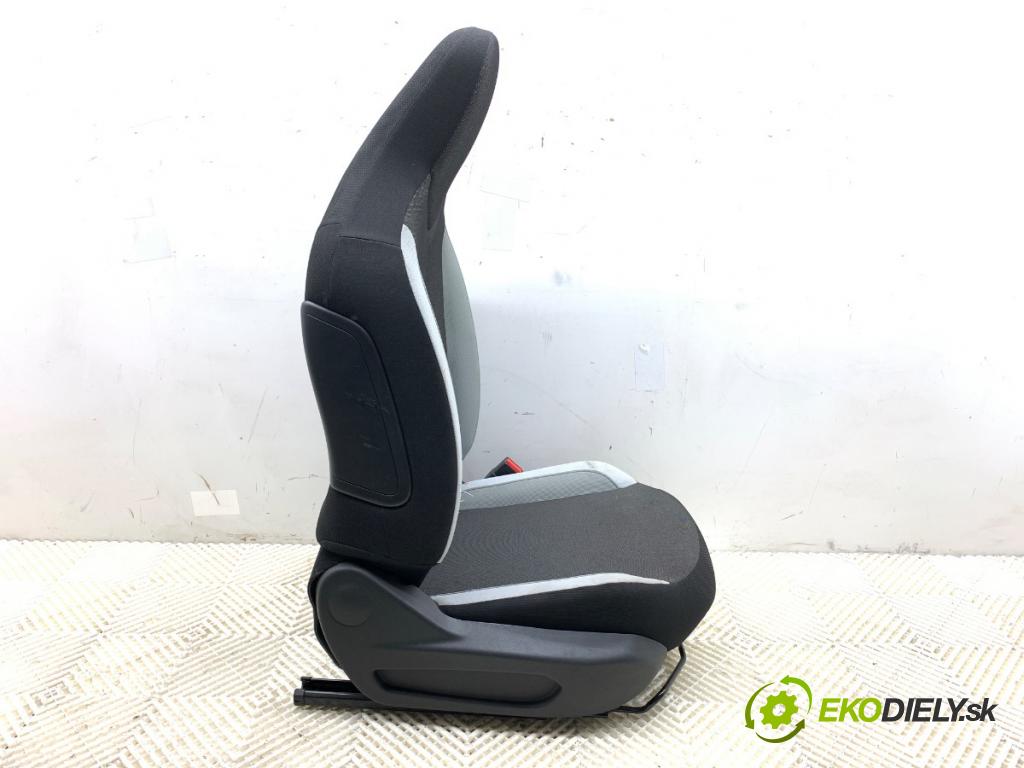 TOYOTA AYGO II liftback 2016 51 kW 1.0 (KGB40) 998 Sedadlo pravy predný