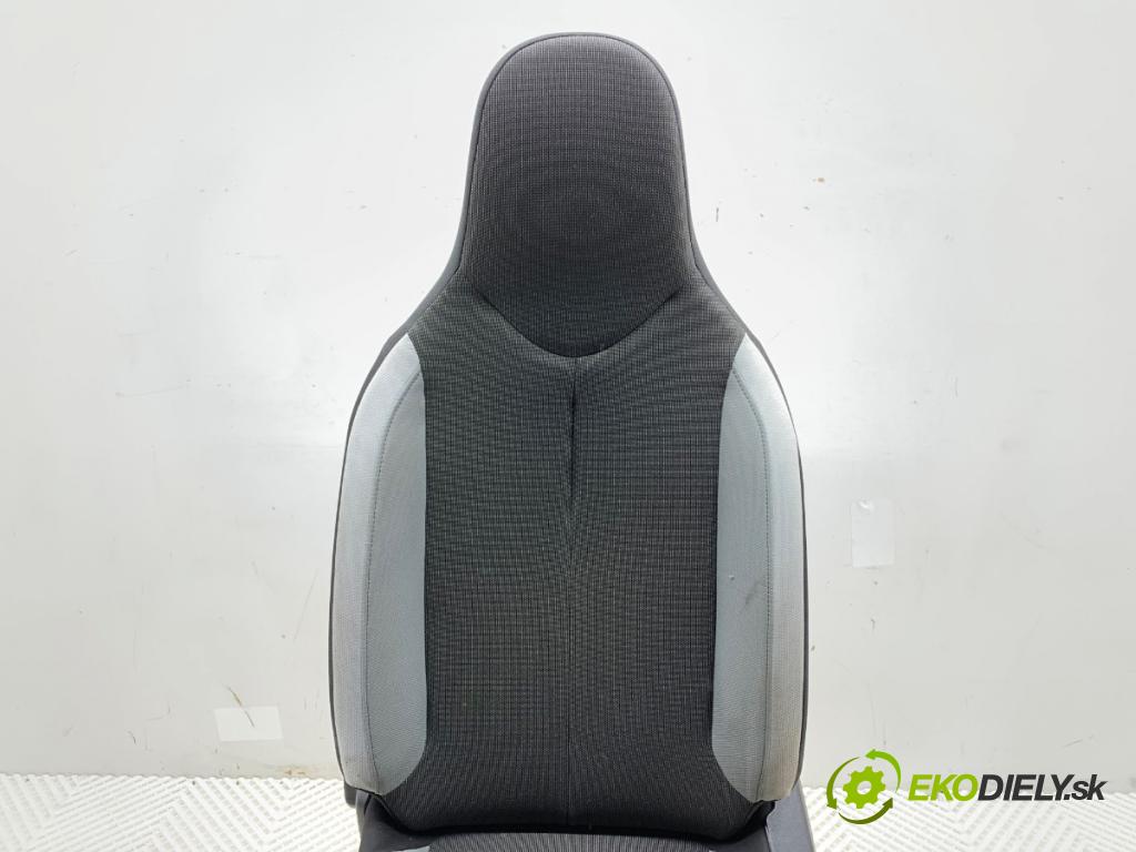 TOYOTA AYGO II liftback 2016 51 kW 1.0 (KGB40) 998 Sedadlo ľavy predný