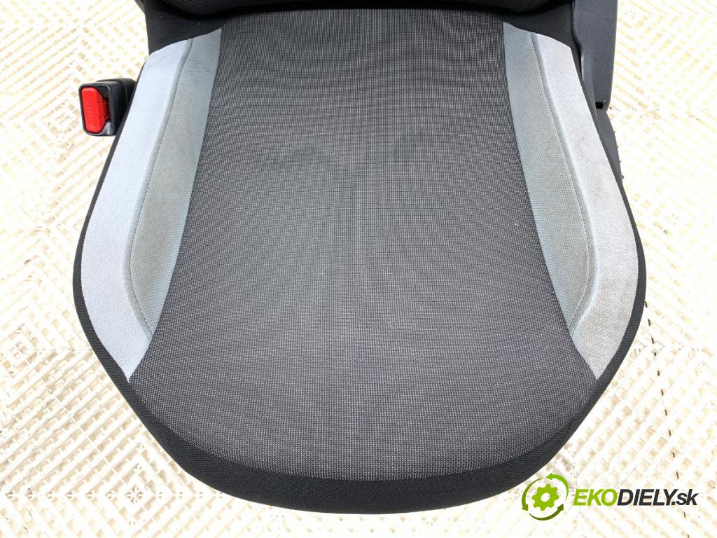 TOYOTA AYGO II liftback 2016 51 kW 1.0 (KGB40) 998 Sedadlo ľavy predný