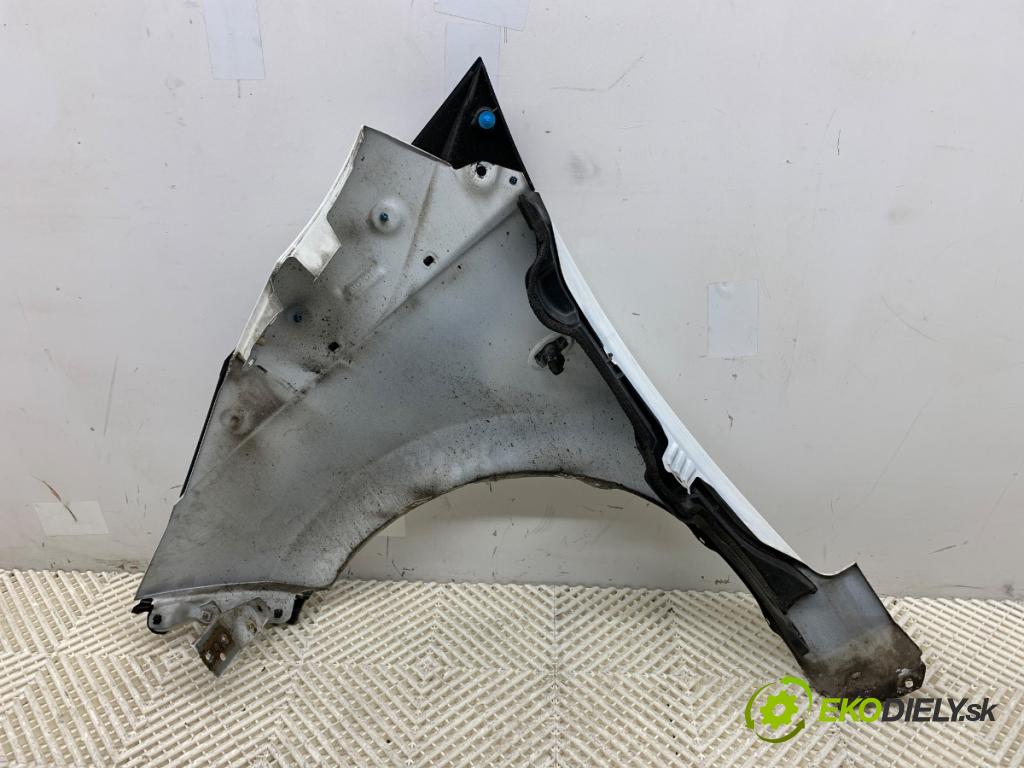 TOYOTA AYGO II liftback 2016 51 kW 1.0 (KGB40) 998 Blatník pravy predný
