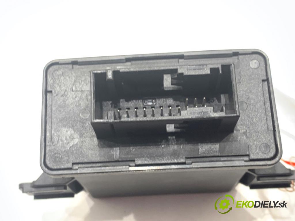 VW PASSAT B8 Kombi 2016 140 kW 2.0 TDI 1968 Modul svetiel 7P6907357C (Riadiaca jednotka ostatné)