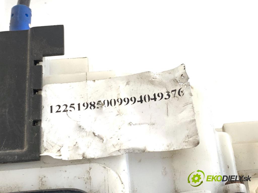 CITROEN NEMO Nadwozie pełne/minivan 2008 54 kW 1.4 1360 zámok Dvere ľavy predný