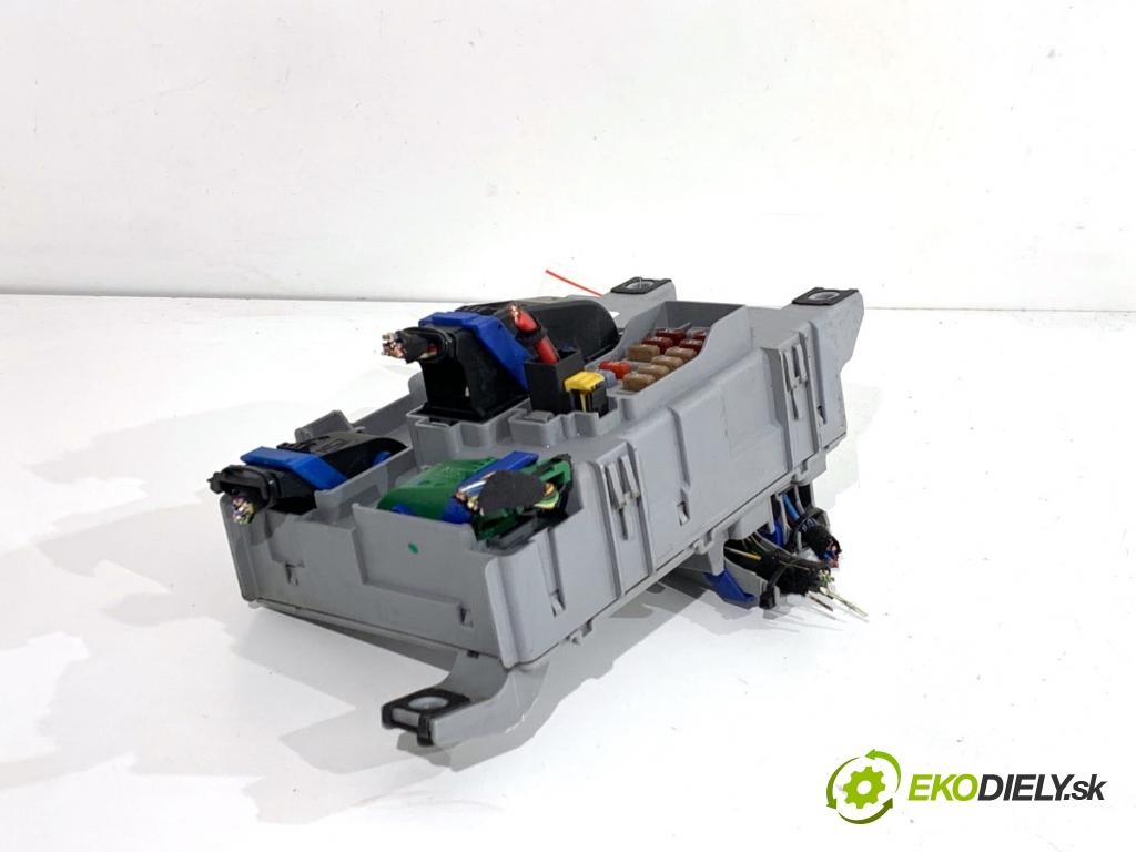 CITROEN NEMO Nadwozie pełne/minivan 2008 54 kW 1.4 1360 modul BSI 01353007080 (Pojistková skříňka)