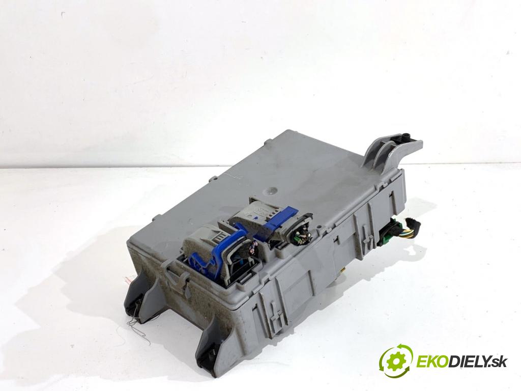 CITROEN NEMO Nadwozie pełne/minivan 2008 54 kW 1.4 1360 modul BSI 01353007080 (Pojistková skříňka)