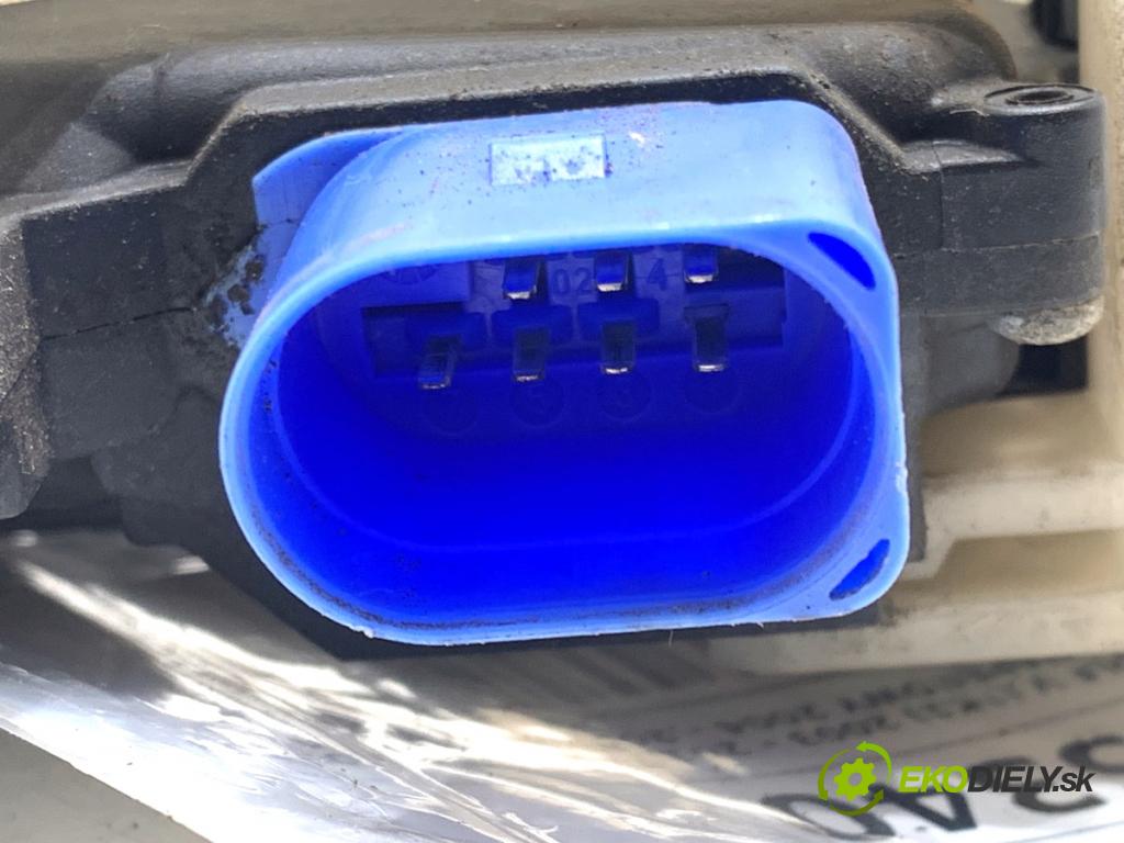 VW GOLF V liftback 2006 103 kW 2.0 TDI 1968 zámok Dvere pravy zad