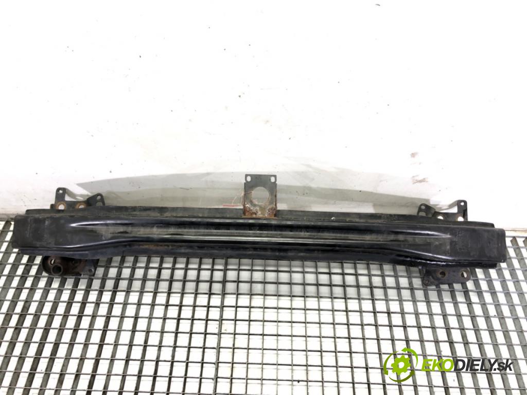 VW GOLF V liftback 2006 103 kW 2.0 TDI 1968 výztuha nárazníka přední část  (Přední výztuha)