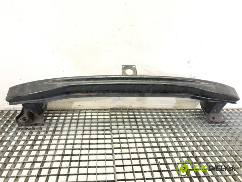 VW GOLF V liftback 2006 103 kW 2.0 TDI 1968 výztuha nárazníka přední část  (Přední výztuha)