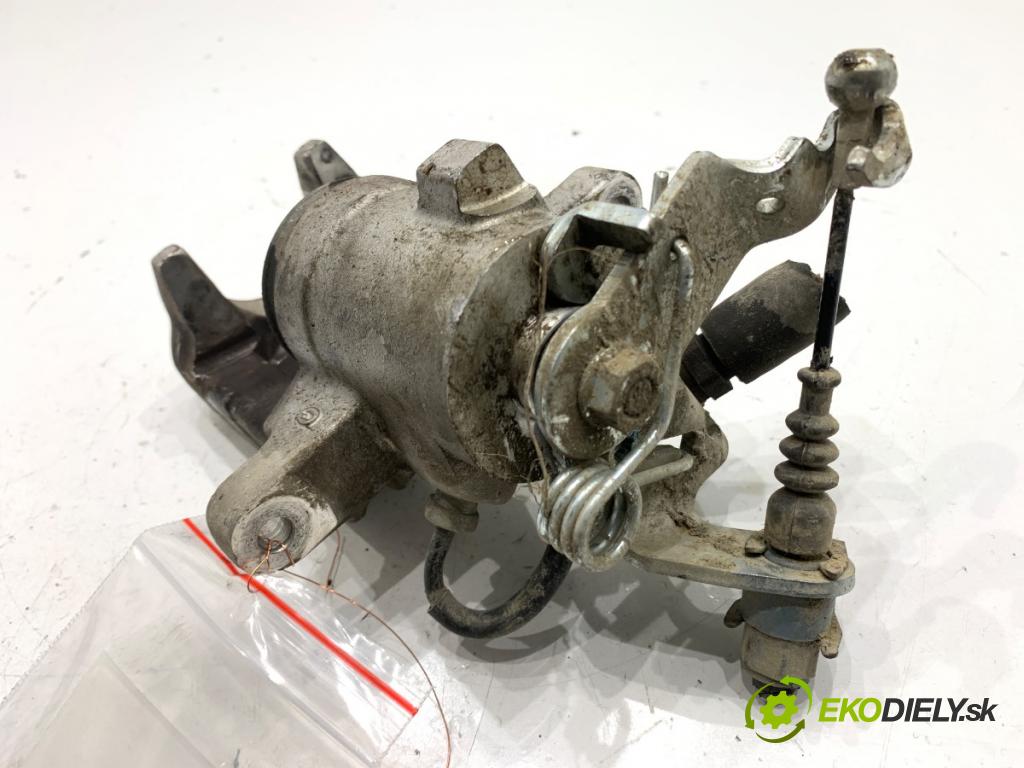 SEAT ALTEA nadwozie wielkoprzestrzenne (MPV) 2004 77 kW 1.9 TDI 1896 Brzdič strmeň ľavy zad