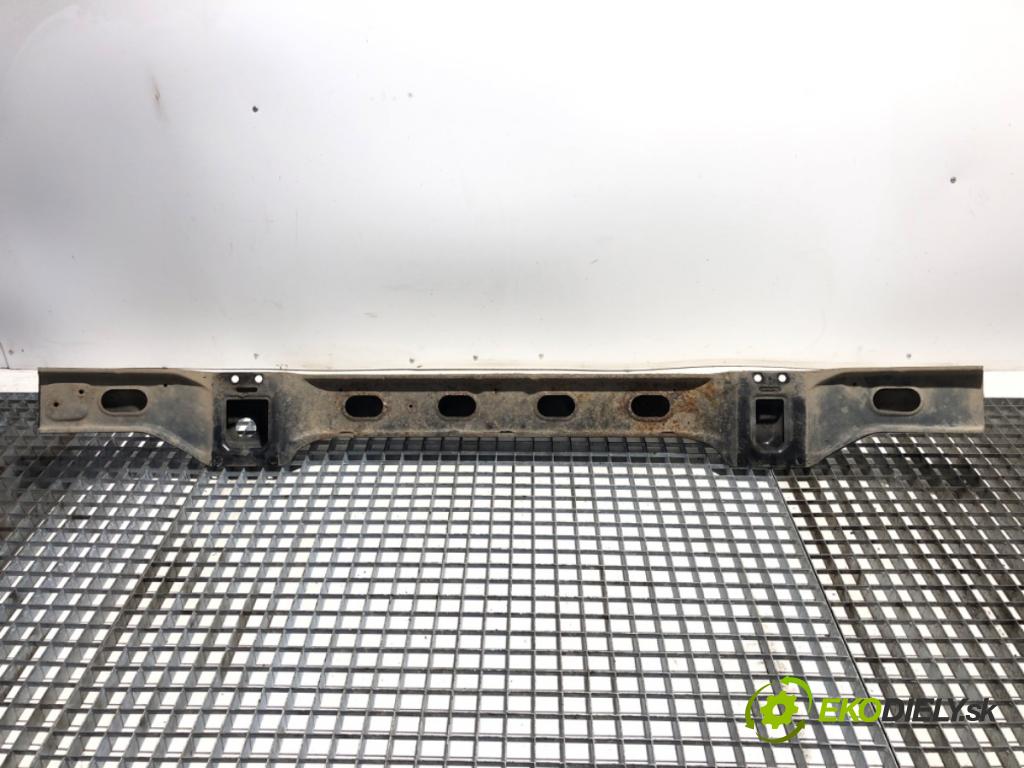 VW CARFTER 30 35 Autobus 2010 120 kW 2.5 TDI 2461 výztuha nárazníka přední část  (Přední výztuha)