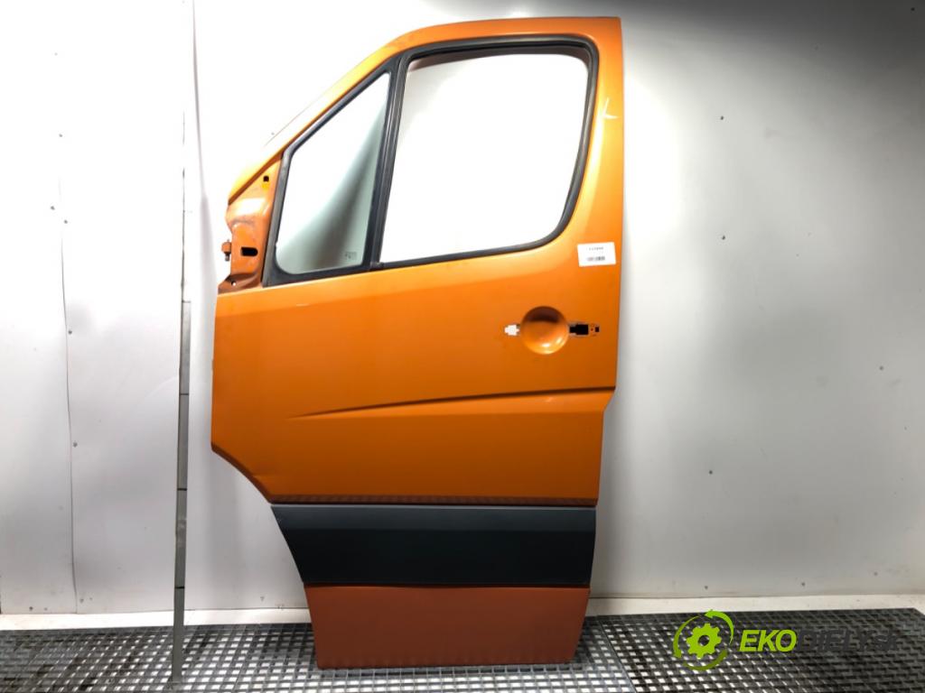 VW CARFTER 30 35 Autobus 2010 120 kW 2.5 TDI 2461 Dvere ľavy predný 