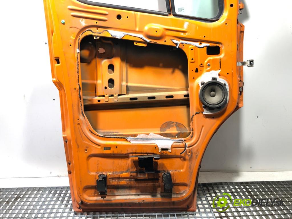 VW CARFTER 30 35 Autobus 2010 120 kW 2.5 TDI 2461 Dvere ľavy predný
