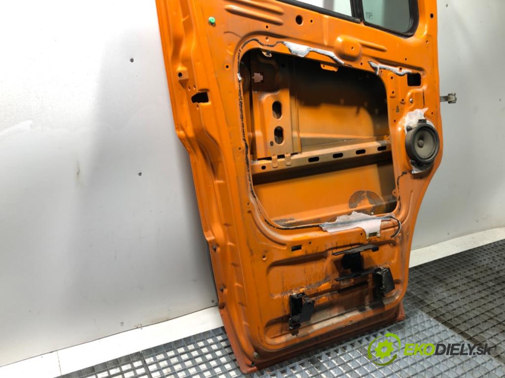 VW CARFTER 30 35 Autobus 2010 120 kW 2.5 TDI 2461 Dvere ľavy predný