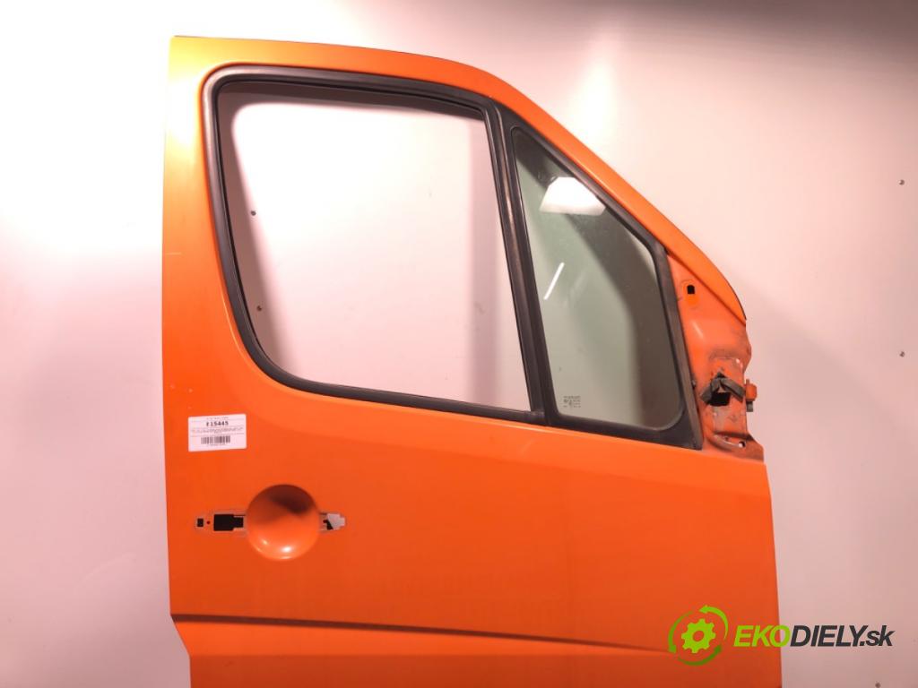 VW CARFTER 30 35 Autobus 2010 120 kW 2.5 TDI 2461 Dvere pravy predný