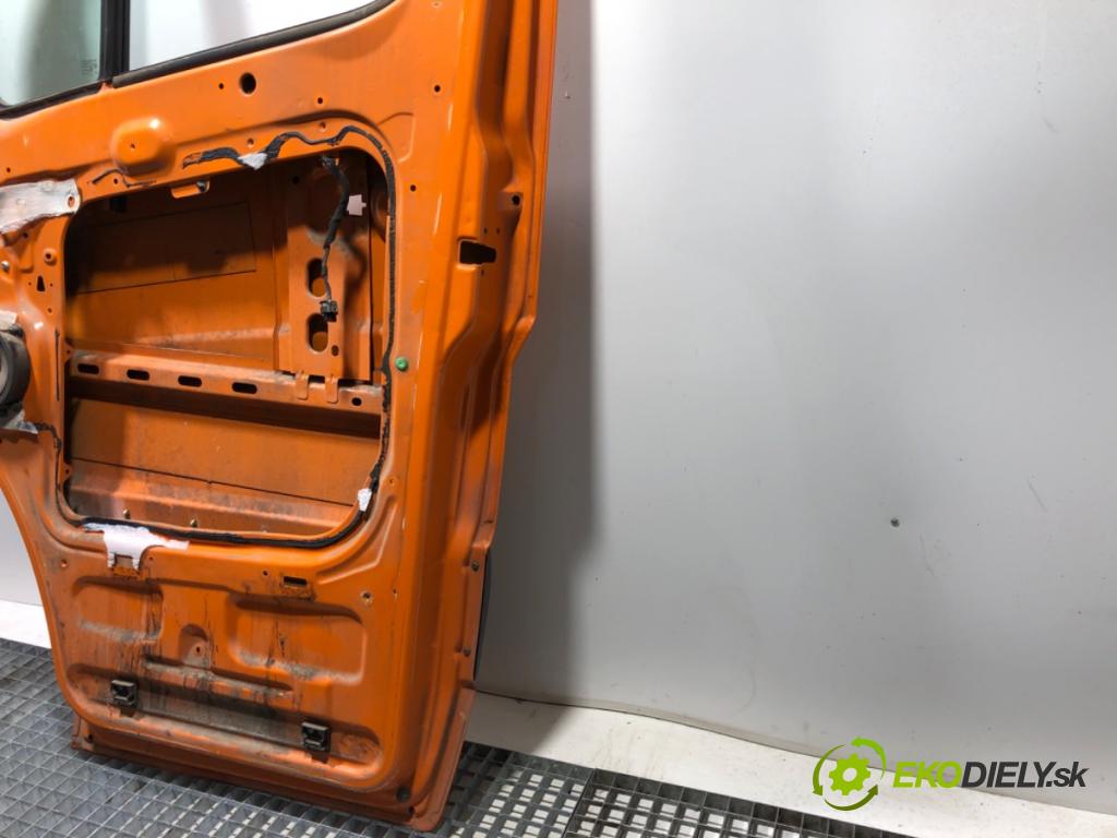VW CARFTER 30 35 Autobus 2010 120 kW 2.5 TDI 2461 Dvere pravy predný
