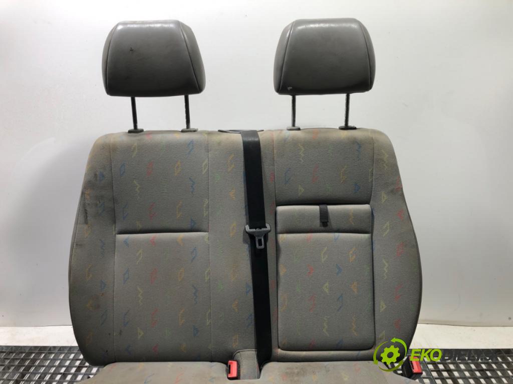 VW CARFTER 30 35 Autobus 2010 120 kW 2.5 TDI 2461 Sedadlo pravy predný
