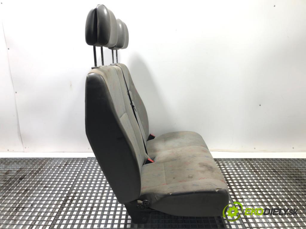 VW CARFTER 30 35 Autobus 2010 120 kW 2.5 TDI 2461 Sedadlo pravy predný