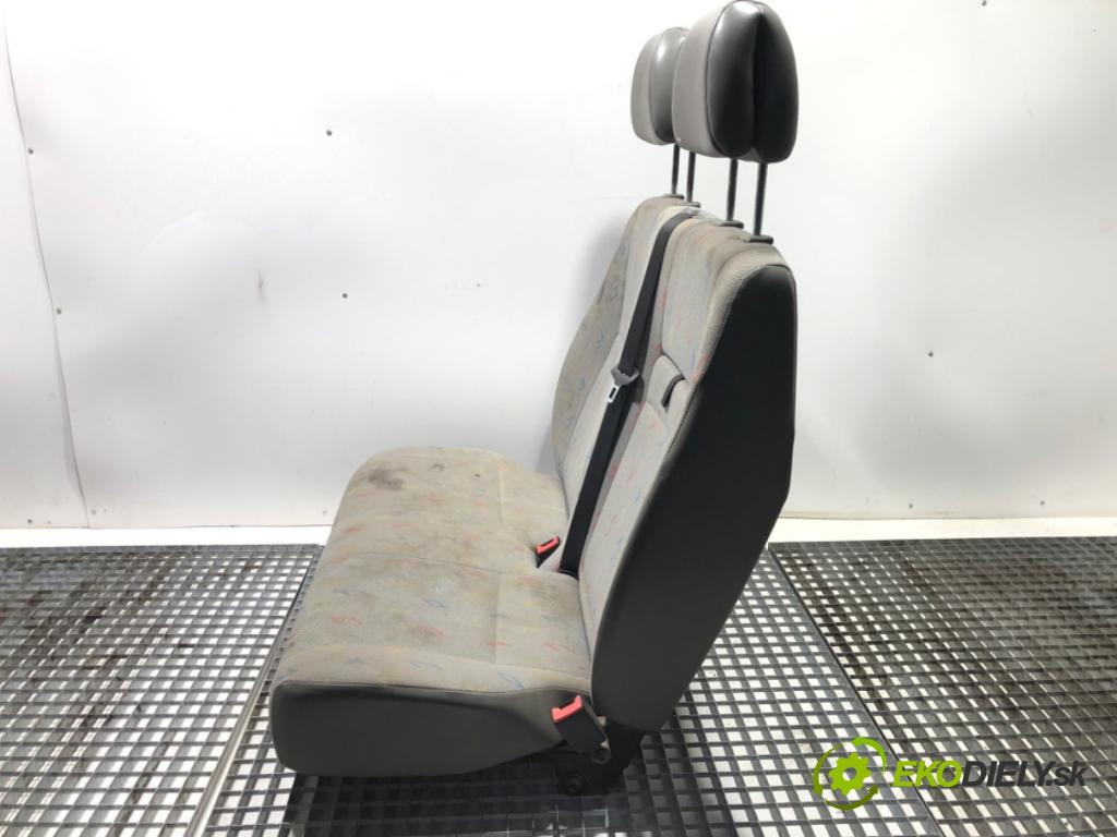 VW CARFTER 30 35 Autobus 2010 120 kW 2.5 TDI 2461 Sedadlo pravy predný