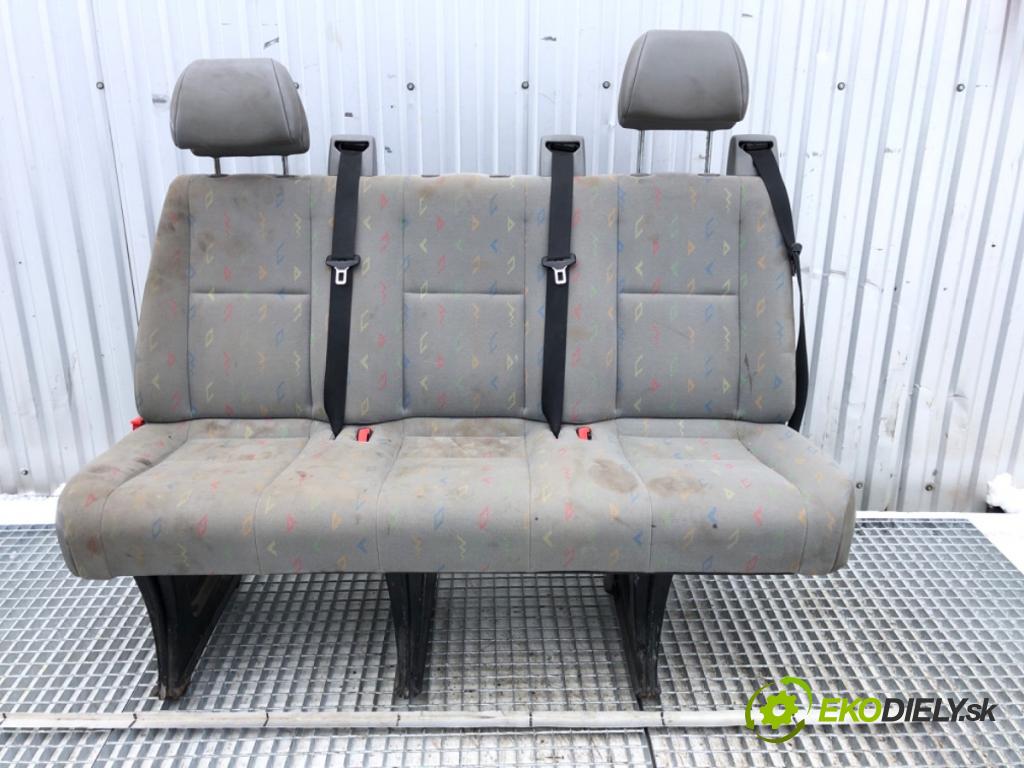 VW CARFTER 30 35 Autobus 2010 120 kW 2.5 TDI 2461 Sedadlo druhý rad 