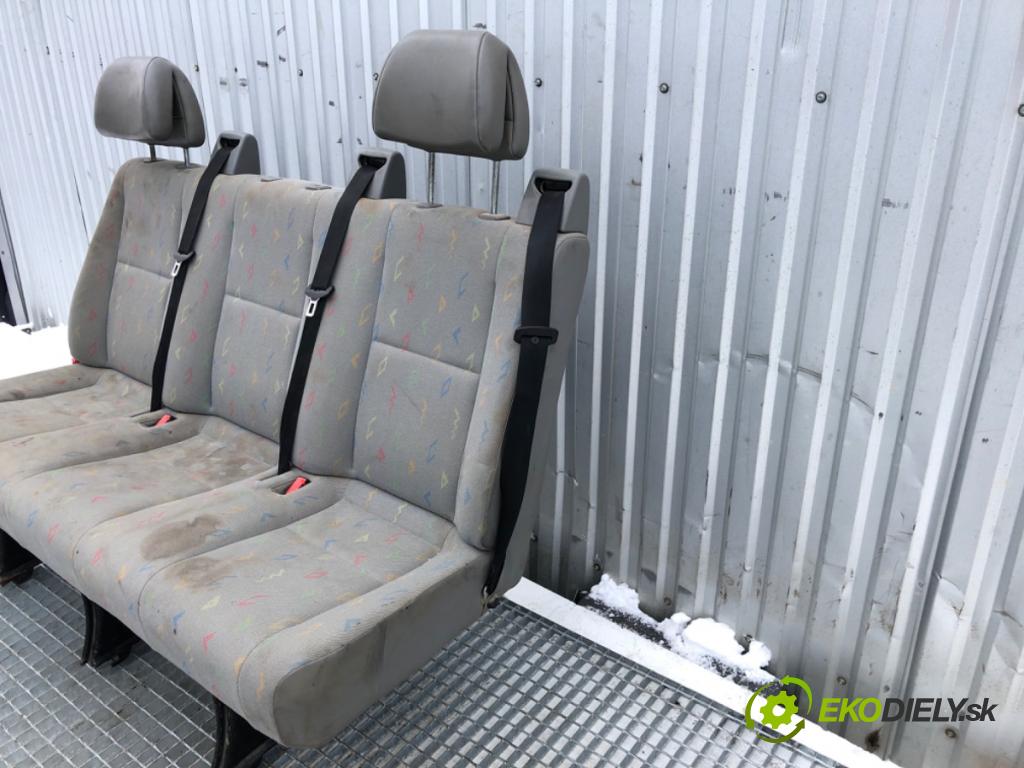 VW CARFTER 30 35 Autobus 2010 120 kW 2.5 TDI 2461 Sedadlo druhý rad