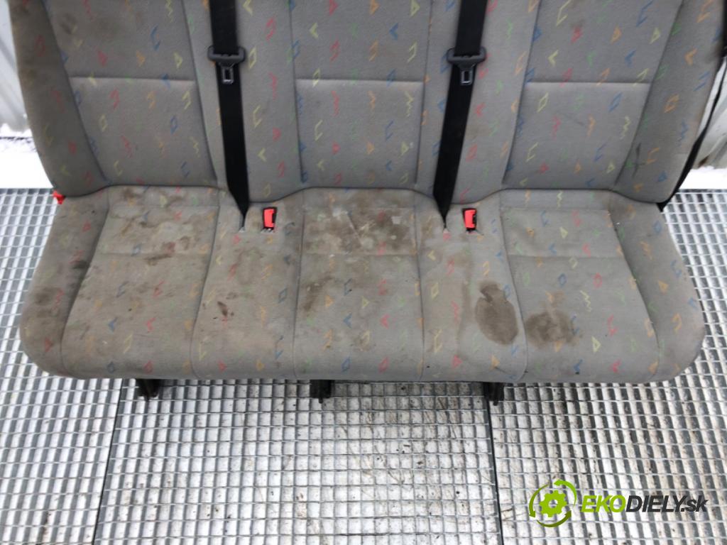 VW CARFTER 30 35 Autobus 2010 120 kW 2.5 TDI 2461 Sedadlo druhý rad