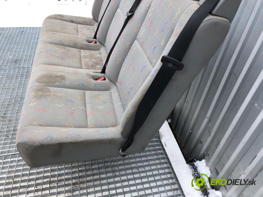VW CARFTER 30 35 Autobus 2010 120 kW 2.5 TDI 2461 Sedadlo druhý rad