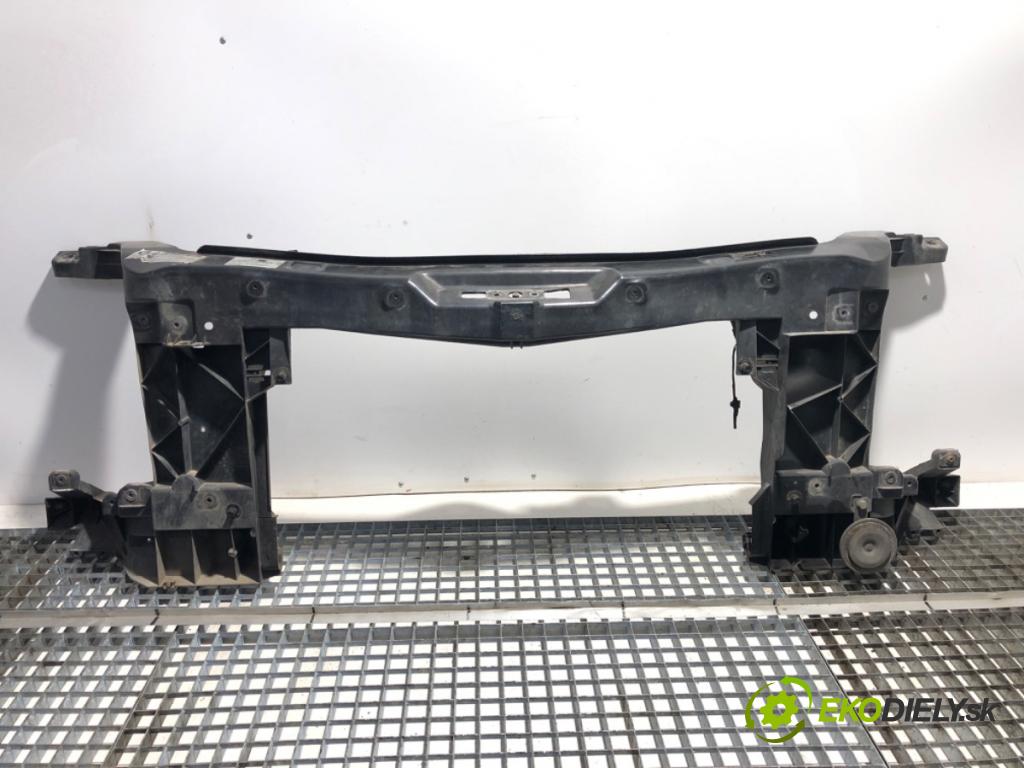 VW CARFTER 30 35 Autobus 2010 120 kW 2.5 TDI 2461 držák přední část  (Přední výztuha)