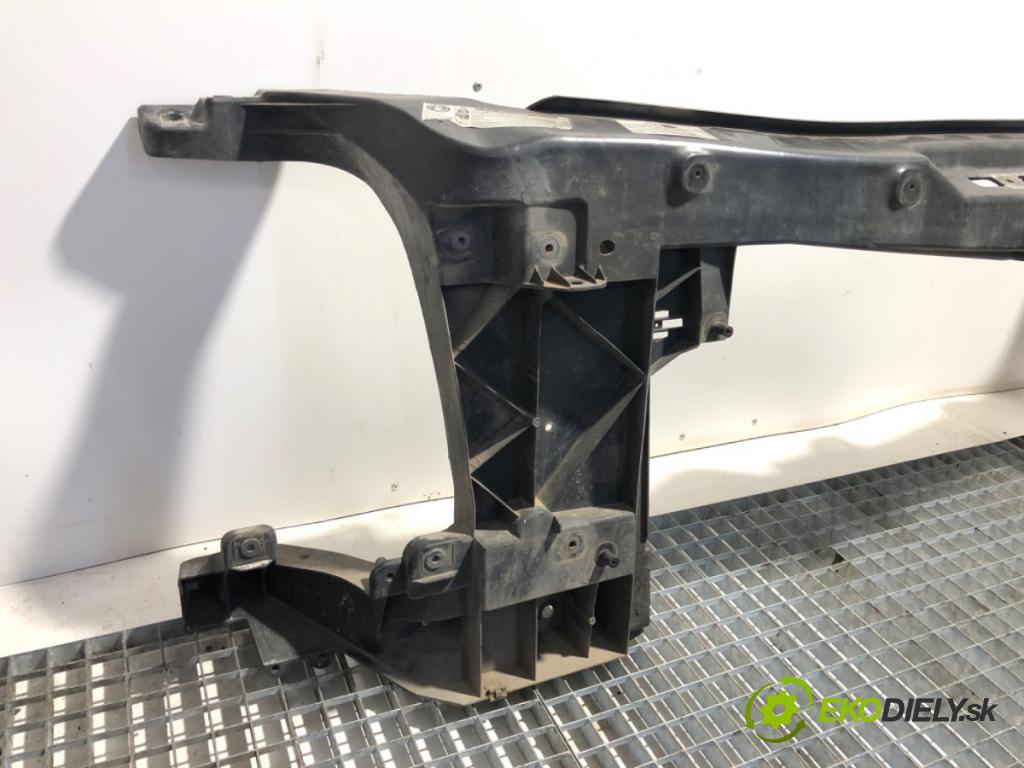 VW CARFTER 30 35 Autobus 2010 120 kW 2.5 TDI 2461 držák přední část  (Přední výztuha)