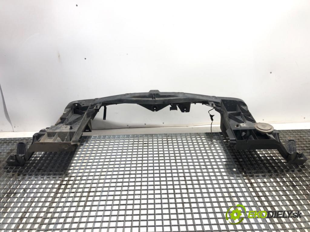 VW CARFTER 30 35 Autobus 2010 120 kW 2.5 TDI 2461 držák přední část  (Přední výztuha)