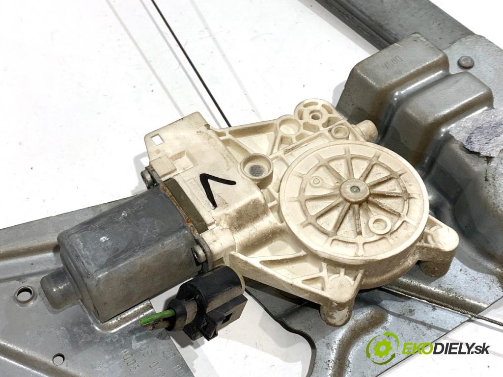 VW CARFTER 30 35 Autobus 2010 120 kW 2.5 TDI 2461 Mechanizmus okna ľavy predný A0068205442