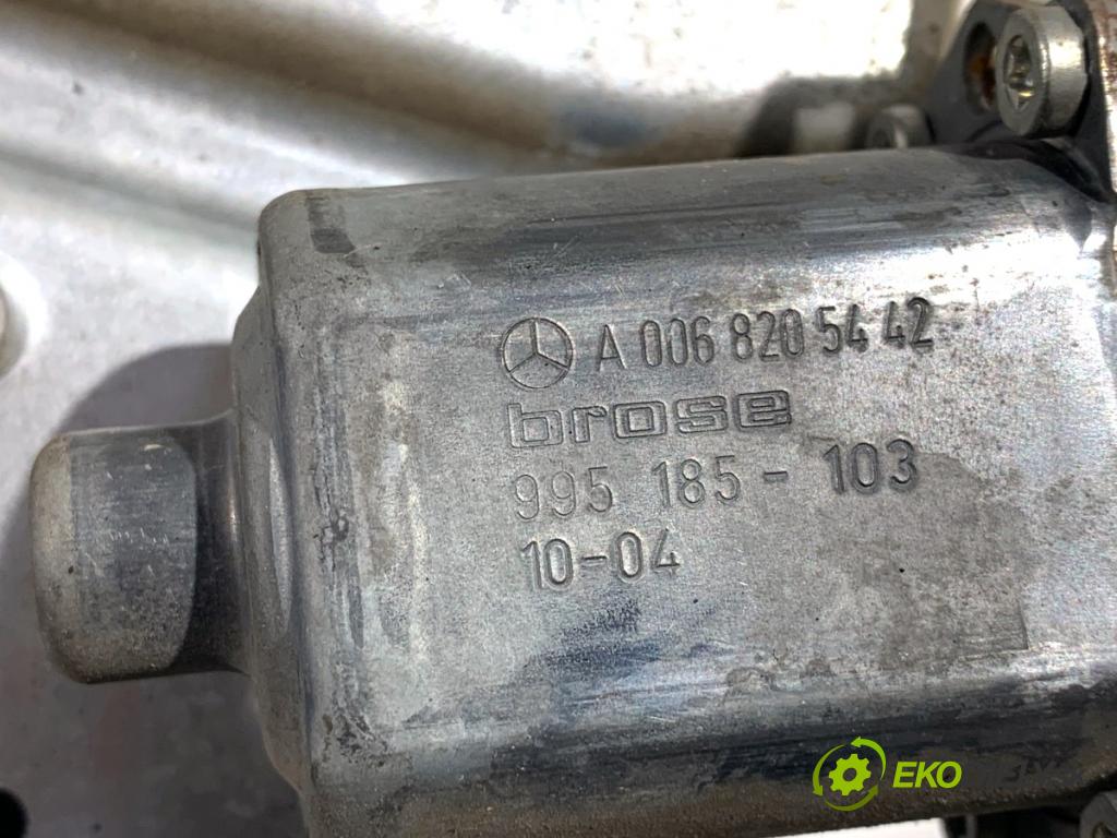 VW CARFTER 30 35 Autobus 2010 120 kW 2.5 TDI 2461 Mechanizmus okna ľavy predný A0068205442