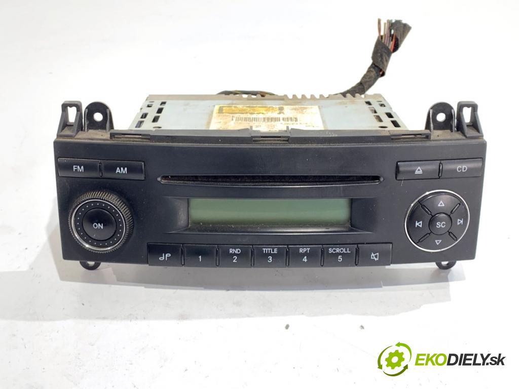 VW CARFTER 30 35 Autobus 2010 120 kW 2.5 TDI 2461 RADIO  (Audio zariadenie)