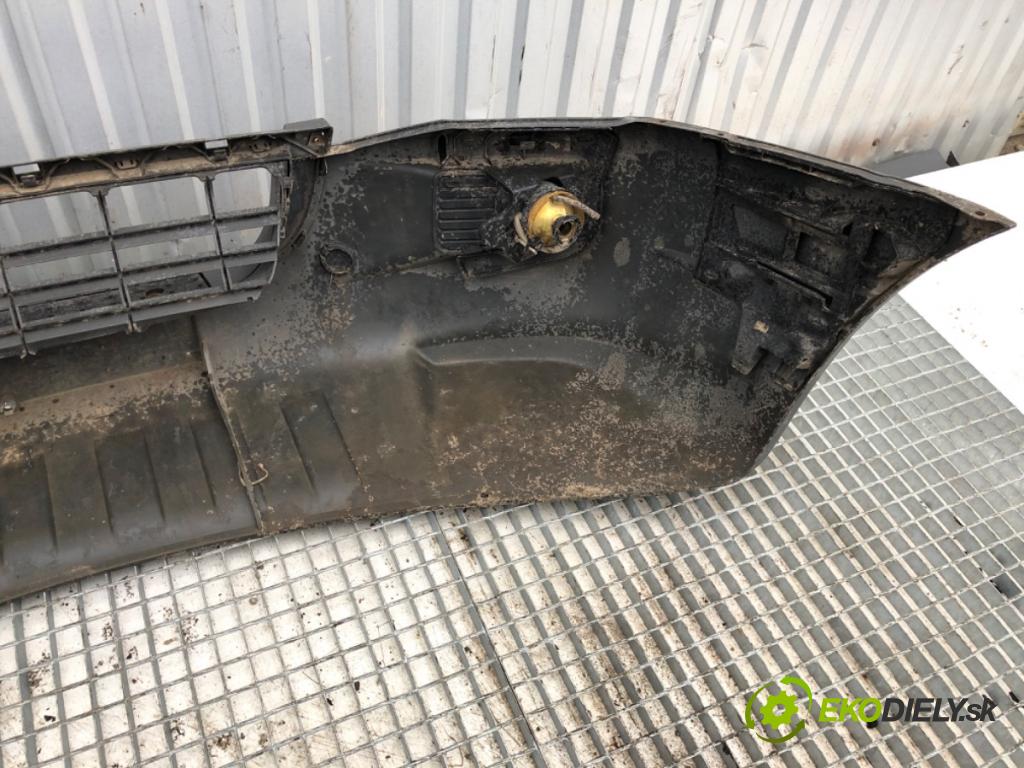 VW CARFTER 30 35 Autobus 2010 120 kW 2.5 TDI 2461 Nárazník predný (Kľučka dverí ostatné)
