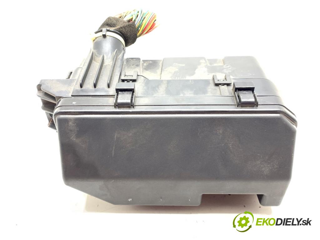 HONDA ACCORD VIII Kombi 2011 110 kW 2.2 i-DTEC (CW3) 2199 skříňka poistková  (Pojistková skříňka)